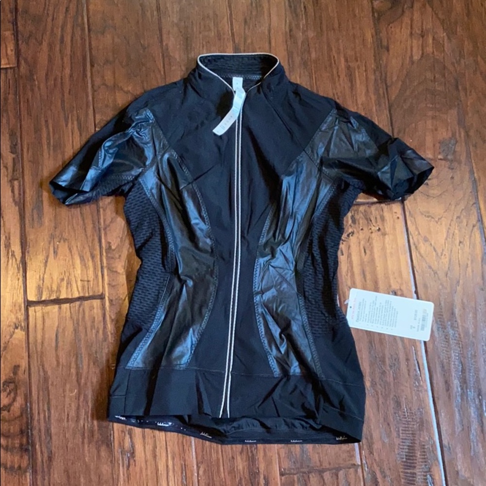 Lululemon Cycling shirt